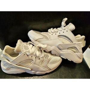 Nike Air Huarache White/Pure Platinum DH4439-102 Women's Size 6 Men's Size 4.5